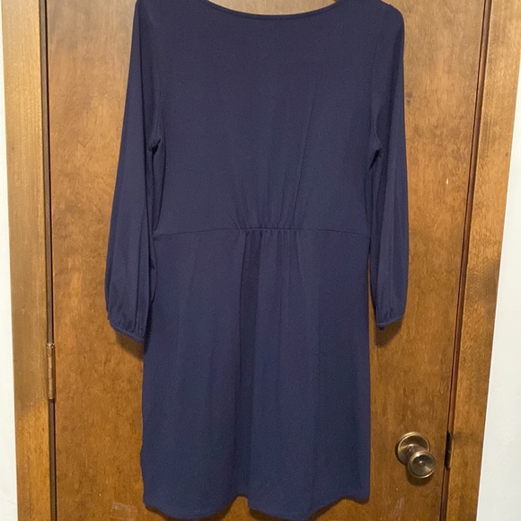BODEN long sleeved dress. Gathered sleeve hems with slight stretch at cuffs. - Picture 4 of 10